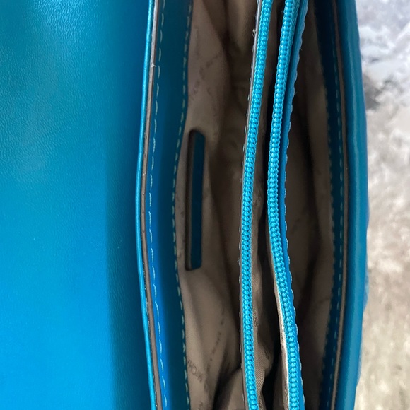 Michael Kors quilted velvet crossbody, color indigo - Picture 7 of 7